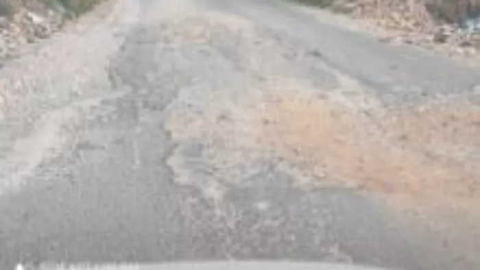 Sir! Get the pits repaired … Dadasiba -dhaliyara road that invites accidents -the Dadasiba Dhaliara road invites accidents and is in bad condition