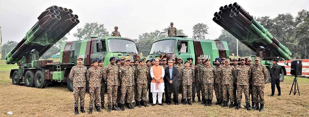 The confluence of military exercises and celebrations will be seen in Bhuj, Gujarat, this time the Minister of Defense will celebrate Dussehra with soldiers