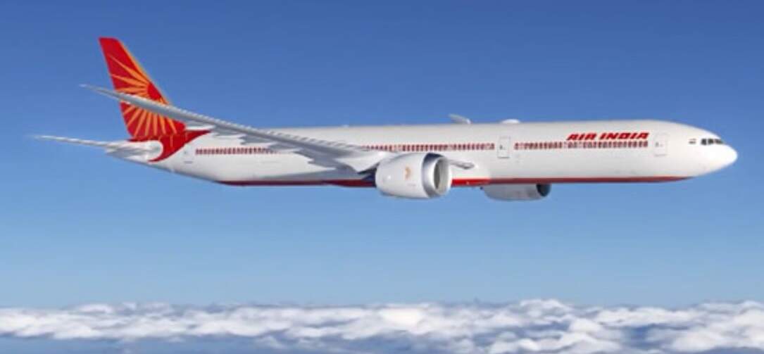 Air India flight coming from Dubai to Delhi raised all passengers to the emergency landing