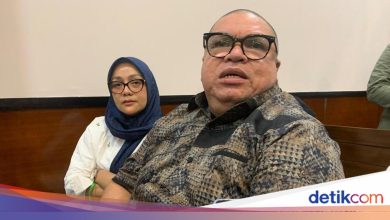 Razman was sentenced to 1.5 years imprisonment in the case of slander Hotman Paris