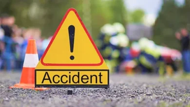 A major collision between two vehicles on the traffic block in Qazigund, Kashmir, accused absolutely – Srinagar News Spearing Vehicle Hits Traffic Naka in Kanjigund investigation underway