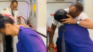 Mother is emotional after seeing a pilot, viral video affected people’s hearts
