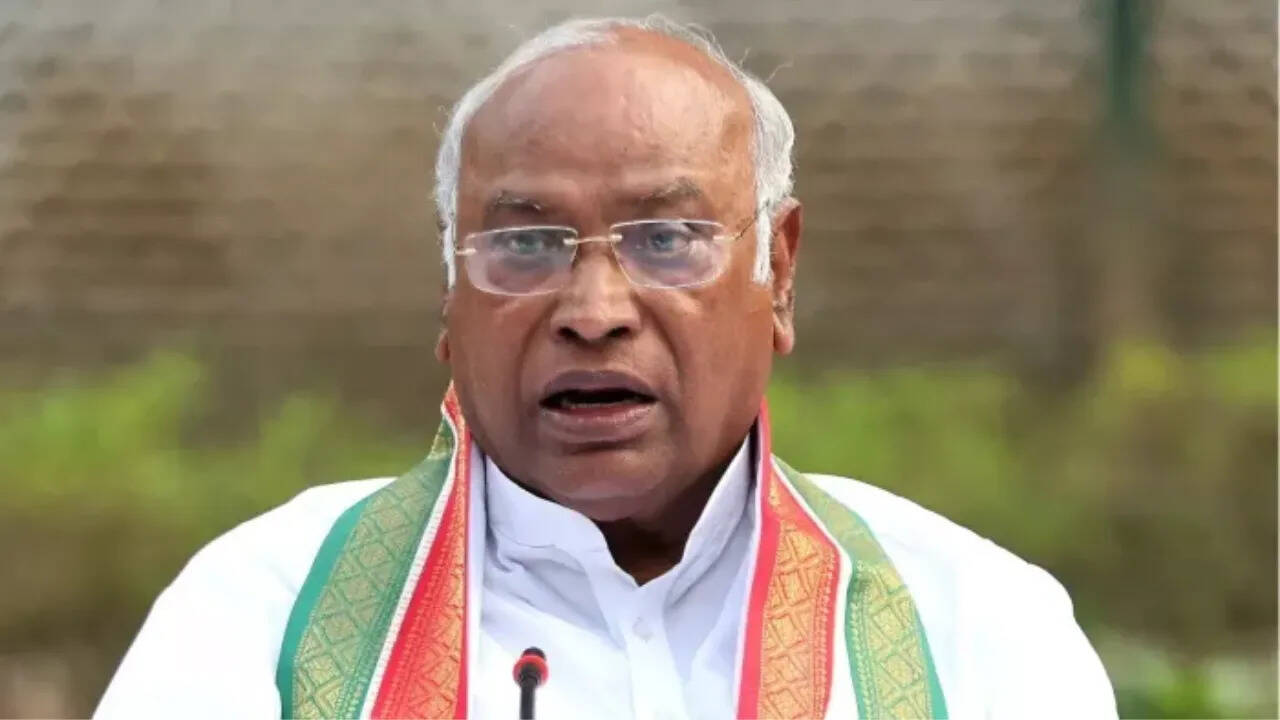 Congress President Malikarjun Kharge has deteriorated, admitted to hospital, in Bengaluru