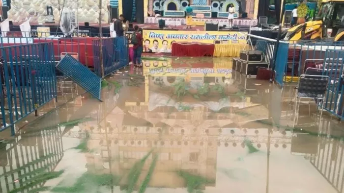 The Rain Hurds Up Ramlila Stage, the problem of acting blacks due to mud – NCR Ramlila in New Delhi Tech Savvy Performances Captivate Audiences