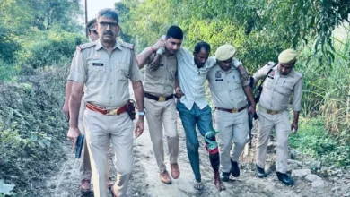 Bareilly Police Rifle dropped in two encounters with a criminal meeting, Idrash and Iqbal shot in the leg – Bareilly Riot Two Rioters arrested after stealing the police gun to encourage