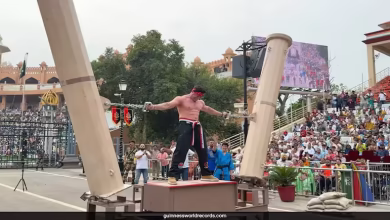 “Steel Man of India” Vispi Kharadi broke the Guinness World Record, a world -renowned show by lifting 261 kg