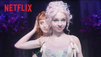 نجمتا مسلسل Wednesday تظهران بشكل مفاجئ في حفل ليدي غاغا