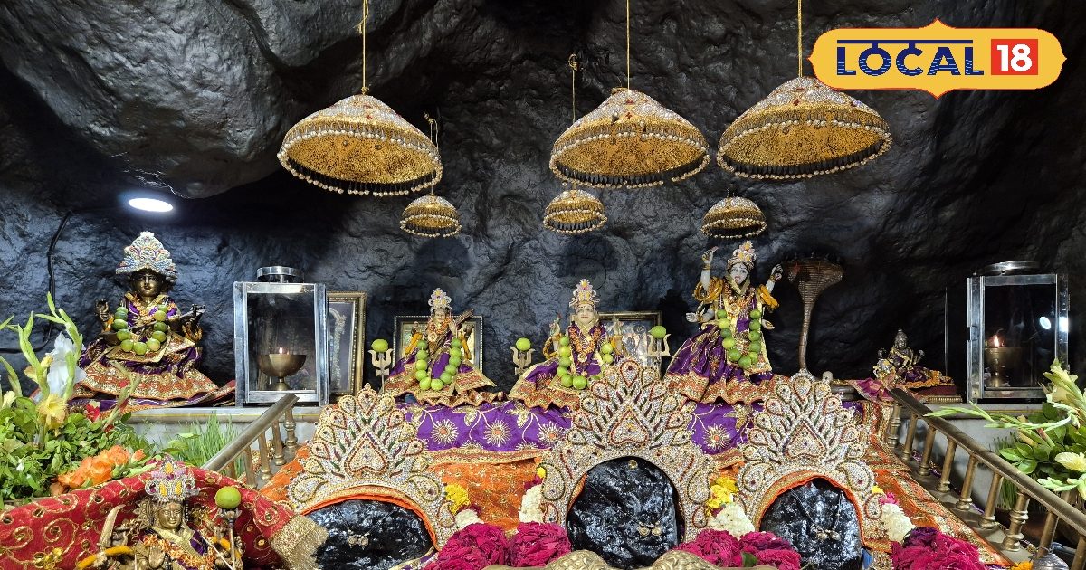 Also in Indore, the Court of Maa Vaishno Devi goes through the cave