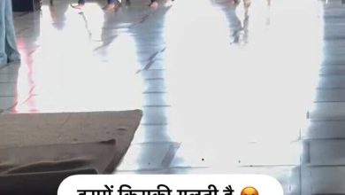 The video of a woman arrived in the temple with a short, viral on the internet, vehemently with Pandit and Police, ‘Tu-Tu, Main-Main’