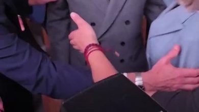 سيدة فرنسا الأولى بريجيت ماكرون والممثل العالمي جوني ديب حضرا عرض “ديور” في أسبوع الموضة في…