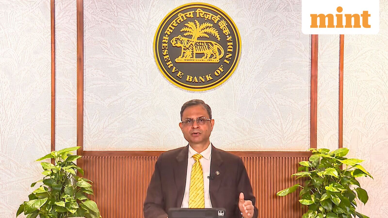 No rate reduction but RBI finishes, dropping overlap Biz -Regulations in Credit Poot