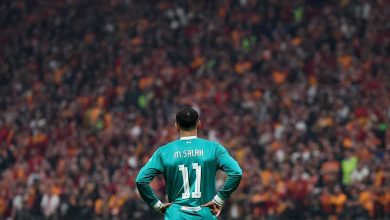 لماذا رفض محمد صلاح التوقيع على قميص منتخب فلسطين؟ (فيديو)