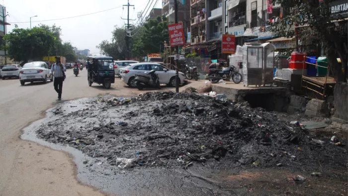 SWACHH BHARAT ABHIYAN: Now the neatness campaign is symbolic, Pasara garbage in Noida City – NCR NEIDA NEWS Gandhi Jayanti Cleanlines Row Symbolism or Need