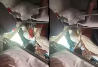 Omg! Bhabhi-Dawar clashed in the train itself! Slippers put on the face, slippers, the reason in the viral video will give up the senses