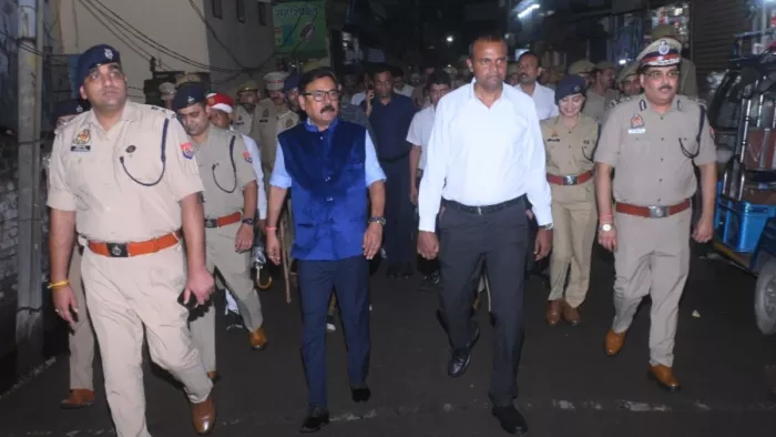 Impact of Internet closure in Markets in Bareilly, business of crores affected by online payment -Internet -closing hits Dussehra enterprise in Bareilly
