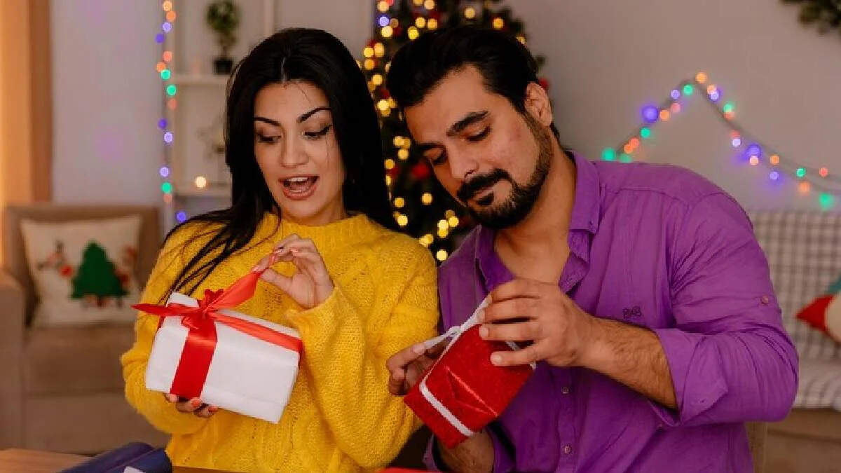 On Karva Chauth, husband and wife must give these beautiful gifts to each other, Mother Lakshmi will always remain mercy