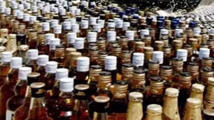 Gaya: Police attacks from forest to town, 422 liters of liquor repaired in many places – the attacks of Gaya News Police from Bos to Towns 422 liters of liquor