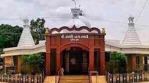 In this Shiva Temple 1000 years old, Lord Shiva is satisfied with the presentation of alive, not by offering alive, watching the video not sure on the eyes