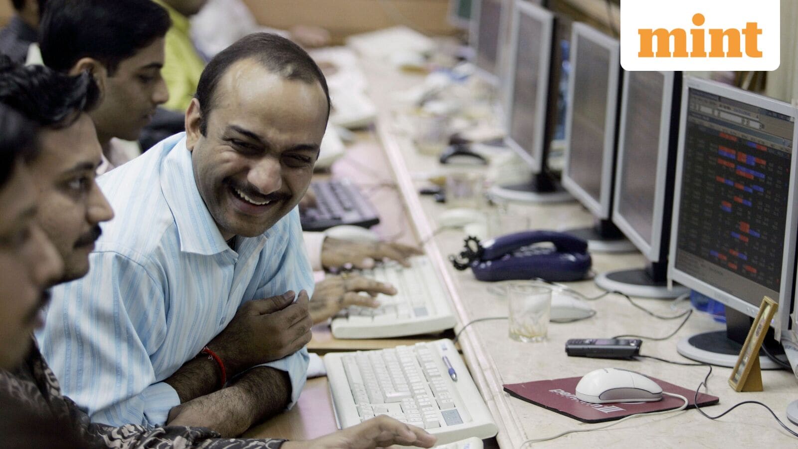 Share Market Today: Trading Setup for Nifty 50, US Govt closing to gold prices; 8 shares to buy or sell