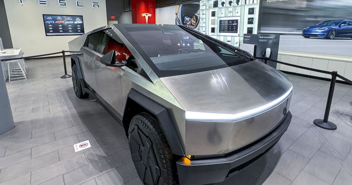 Gates and a mask to whisk in the expectation of the future of electric trucks