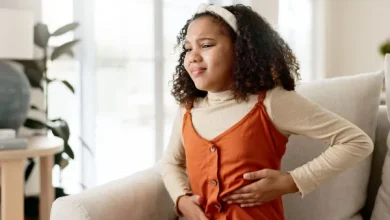 7 علامات مبكرة لالتهاب الزائدة الدودية لدى طفلك