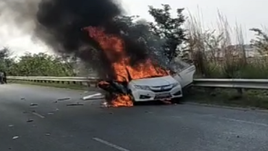 Oh God! Suddenly, the person did such a job to escape the fire in the moving car. If you see the video, you will also say “