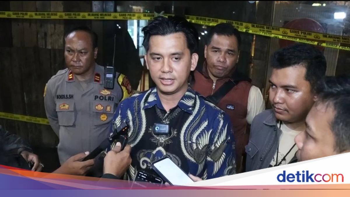 Male murderers at the Kemayoran Cafe brought sharply to the motorcycle, what?