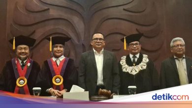 Waka Baleg -Parliament Ahmad Iman Ski Win Doctorical Sciences at UI