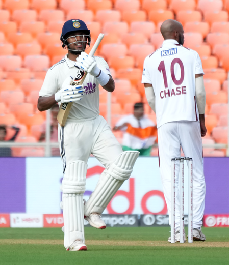 Ahmedabad -Test: Dhruv Juril celebrated the first Test -century in military style