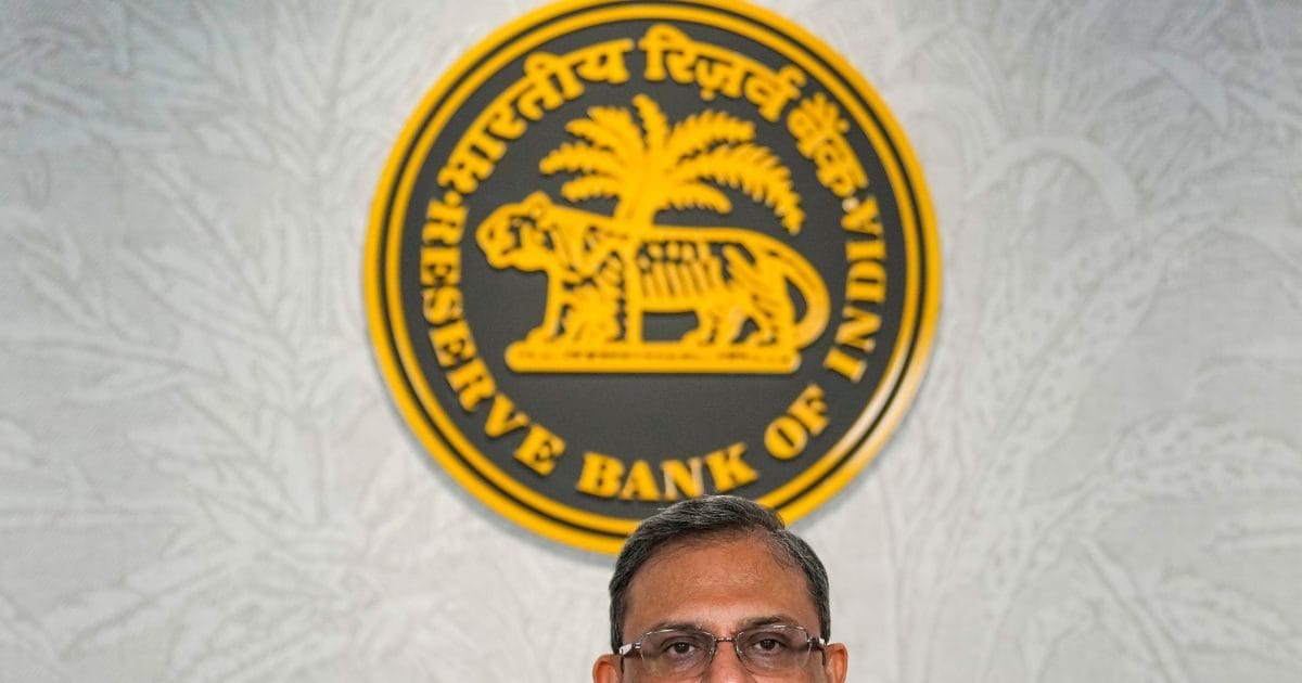 World’s eye on gold instead of oil, warns the governor of the RBI, golden double sword