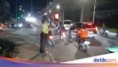 Jalan Kalimalang East Jakarta is stuck, police said the matter