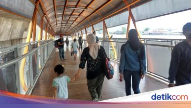 The latest condition of the Skywalk Kebayoran after being highlighted because of the cat dirty