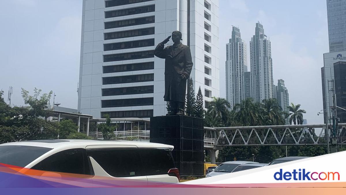 Pros and disadvantages of Jakarta residents about the transfer of the statue of General Sudirman