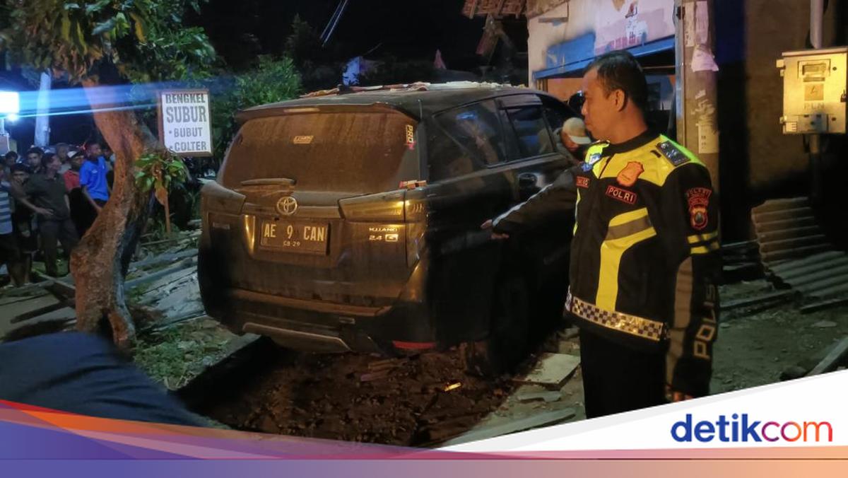 The seconds of the Cantika Davinca group’s car accident in a motorcycle to death