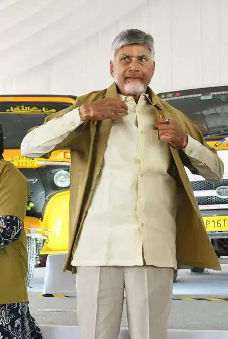 CM Chandrababu Naidu gives a gift to andhra Pradesh car drivers.