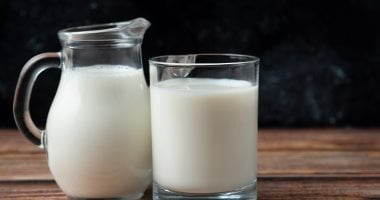 5 طرق لاكتشاف اللبن المغشوش.. من بينها اختبار الغليان