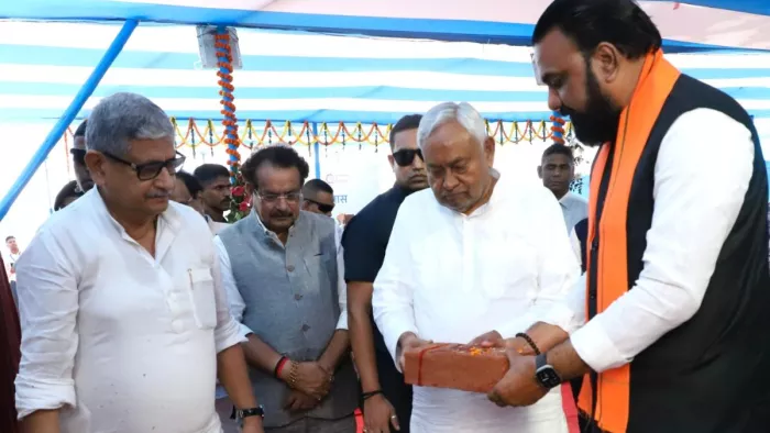 Nitish Kumar: Nitish Kumar’s gift for Bihar election, Patna will be built in Munger like Marine Drive – Nitish Kumar launches development projects in Munger, including Mother Dairy Plant