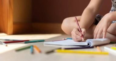 6 خطوات تسهّل على أطفالك أداء واجبهم المدرسي من غير شكاوى وتوتر