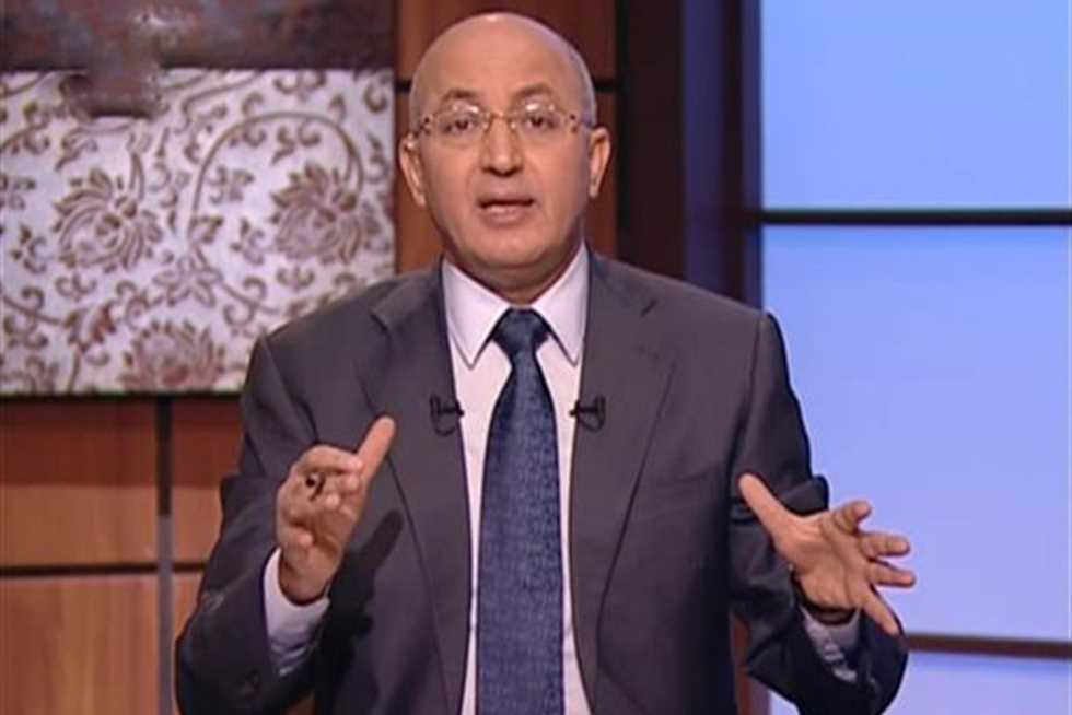 على الهواء.. الإعلامي سيد علي يعتذر عن عدم استكمال حلقة برنامجه