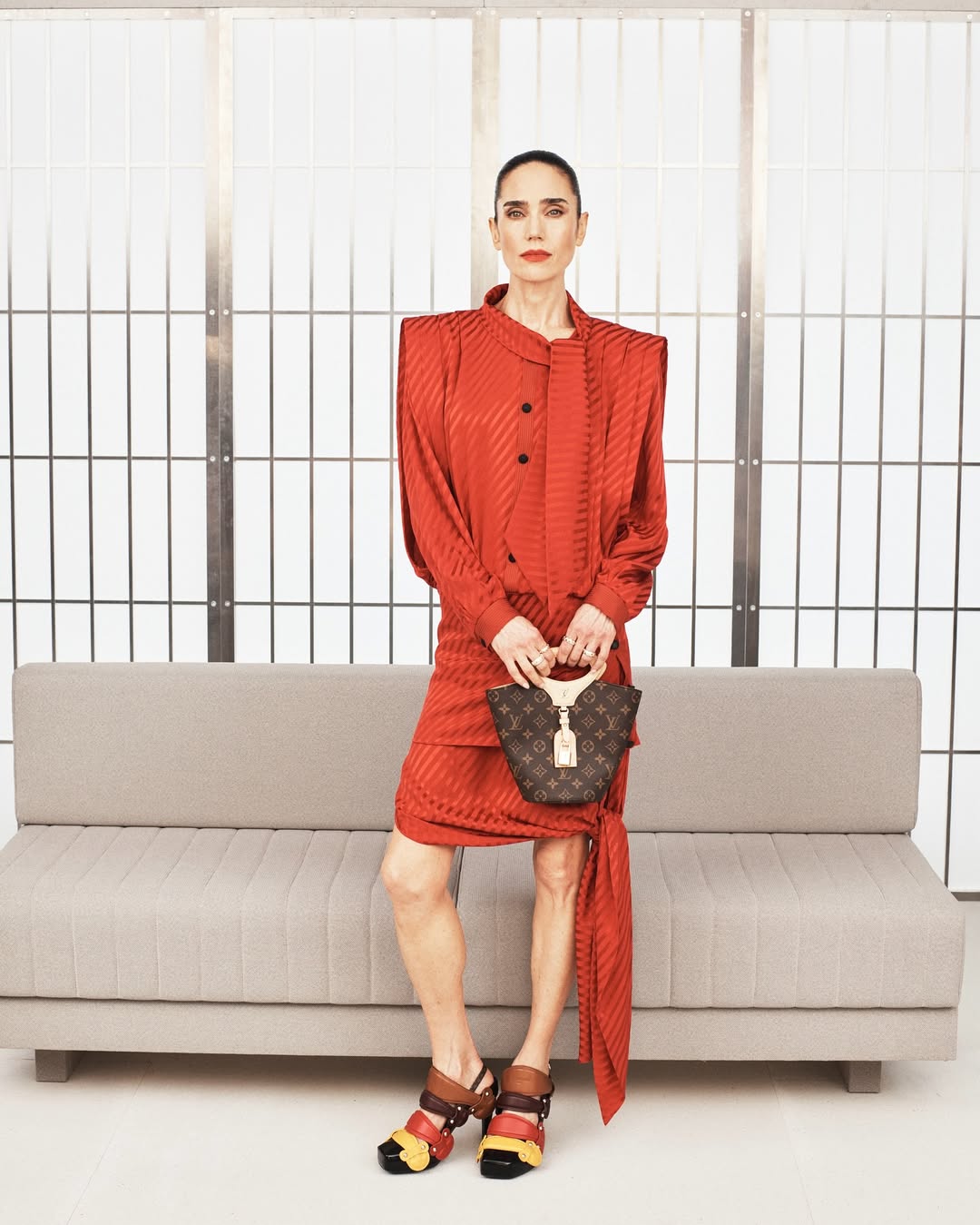 إطلالات النجمات تخطف الأنظار في عرض Louis Vuitton أزياء تجسد دفء الخريف بروح عصرية متجددة