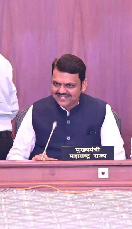 Maharashtra: CM Fadnavis has given instructions to speed up the preparations for Nashik-Trayambakeshwar Simhastha Kumbh Mela