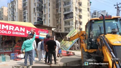 GDA in Rajnagar expansion of Ghaziabad, the operator of Liquor Shop, opened the sea
