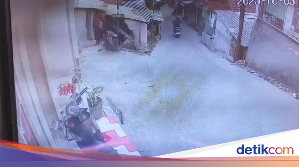 Viral mothers who wear a motorcycle with a hit and a hit to be destroyed in Bogor