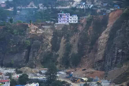 14 people died due to landslide in Nepal, four climbers missing