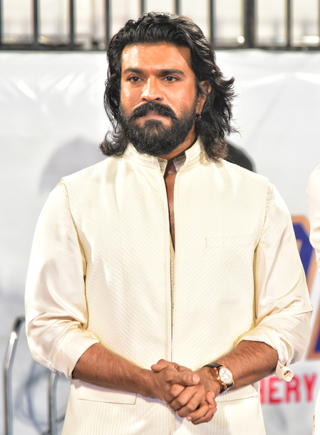 Ram Charan won the heart by delivering a speech in Hindi on Dussehra, said: I’m Hanuman, Ram is all of you