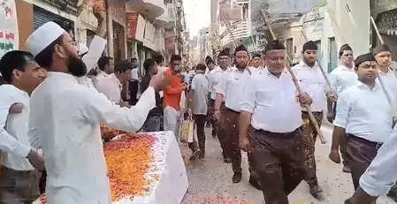 Sangh Centenary Year: Grand Path movement in muzaffarnagar, Muslim community rain flowers