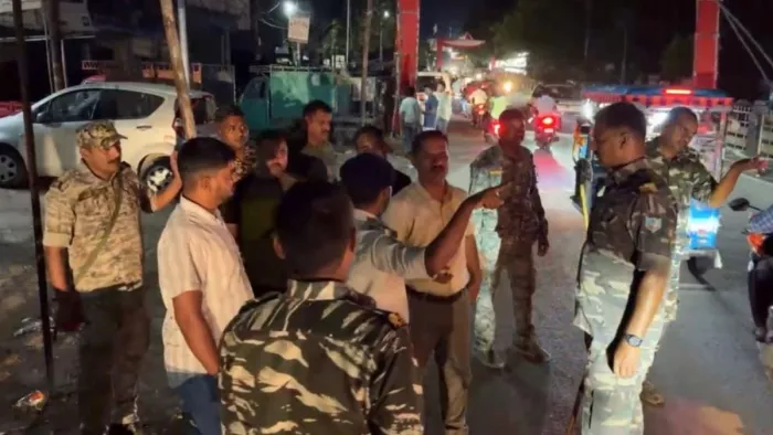 Giridih News: Children’s dispute converted into common collisions, police force deployed in Hatti Bazaar – Giridih community collision originated in Hutti Bazar after children