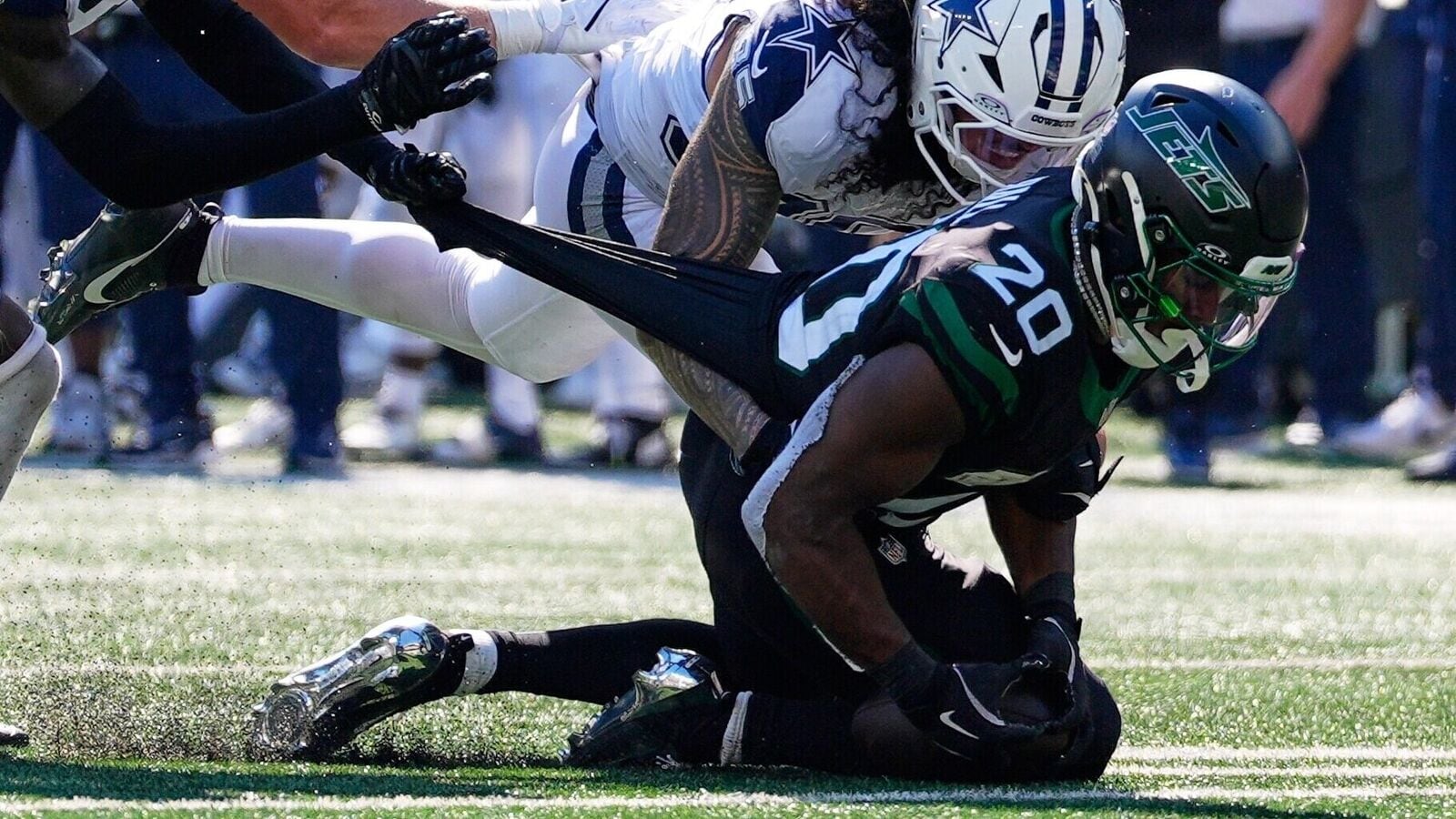 Breeece Hall injury: New York Jets RB leaves during the first half of the NFL collision against Dallas Cowboys; check details