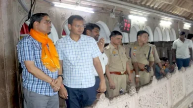 At Sharad Purnima, there was no permission on the Darshan system in the banks Bihari Temple, the sharp sound between the Administration Services -Banks Bihari Temple friend bots over Sharad Purnima Darshan