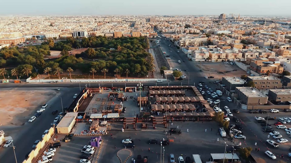 يستمر موسم التمور بالربوة في استقبال زواره يوميًا من السابعة صباحًا حتى الساعةِ الحاديةِ عشرةَ…